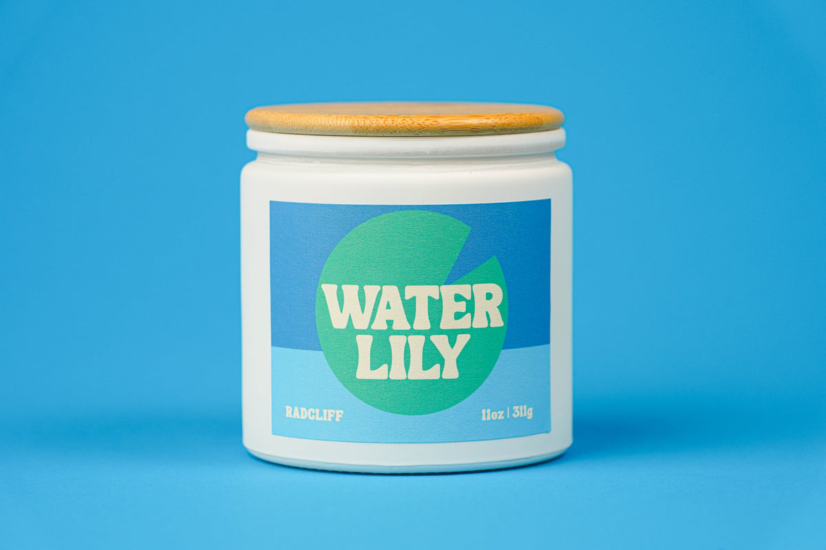 Water Lily Candle - 11 oz white jar with bamboo lid